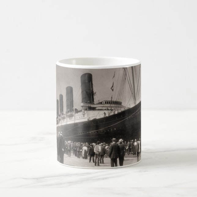 Lusitania kommt New York City 1907 an Kaffeetasse (Mittel)