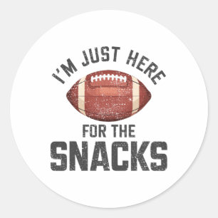 Lustig ich bin hier nur wegen der Snacks Fußll 2 Runder Aufkleber