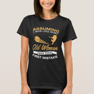 Lustige alte Frauen-Eis-Hockey-Liebhaber T-Shirt