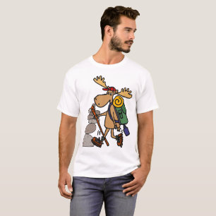 Lustige Elche, die mit Cairn-Cartoon wandern T-Shirt