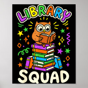 Lustige Eulen-Bibliotheksgruppe liest Buchliebhabe Poster