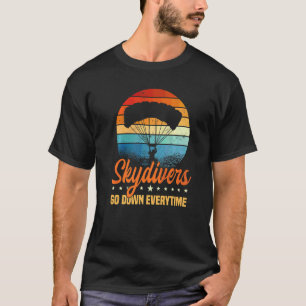 Lustige Fallschirmspringer gehen jedes Mal beim Fa T-Shirt