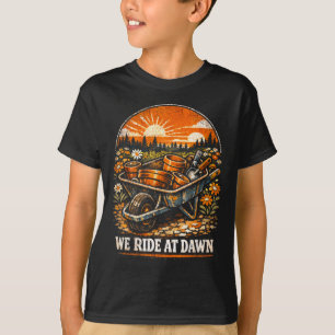 Lustige Gartenarbeit Schubkarre Fahrt bei Morgendä T-Shirt