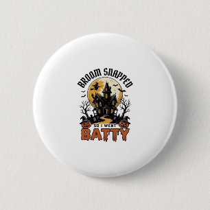 Lustige Hexe Halloween Spukhaus Batty Grafik Button
