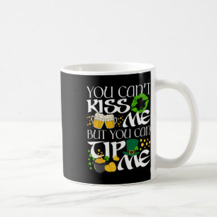 Lustige irische St. Patrick's Day-Kellnerin Sham Kaffeetasse