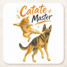 Lustige Karate-Katze tritt deutschen Schäferhund