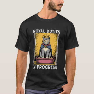 Lustige Katze bei königlichen Pflichten im Gange K T-Shirt