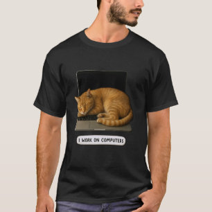 Lustige Katze Tech An Computern arbeitende faule K T-Shirt