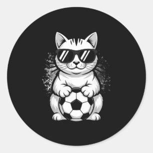 Lustige Katze trägt Sonnenbrille beim Fußballspiel Runder Aufkleber