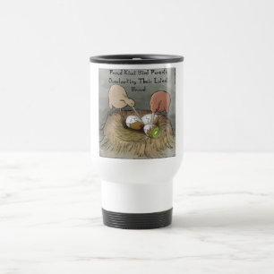 Lustige Kiwi-Vögel pflegen ihre Früchte Reisebecher