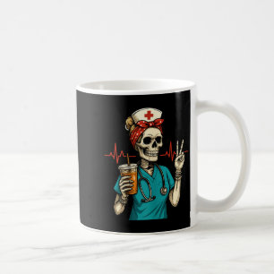 Lustige Krankenschwester-Shirts Halloween-Skelett- Kaffeetasse