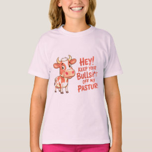 Lustige Kuh hält Stier fern T-Shirt