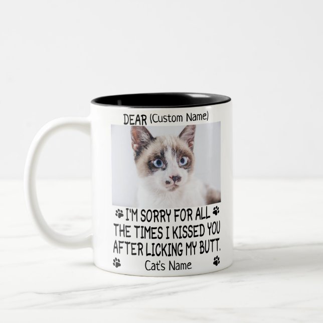 lustige Liebkatze , Personalisiertes Foto und Name Zweifarbige Tasse (Links)