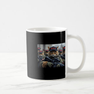 Lustige Mega-Katze mit Gewehr - Humorvoller Donald Kaffeetasse