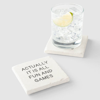 Lustige minimalistische Typografie Spaß und Spiel Steinuntersetzer