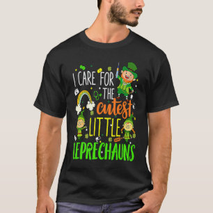 Lustige NICU-Krankenschwester pflegt kleine Leprec T-Shirt