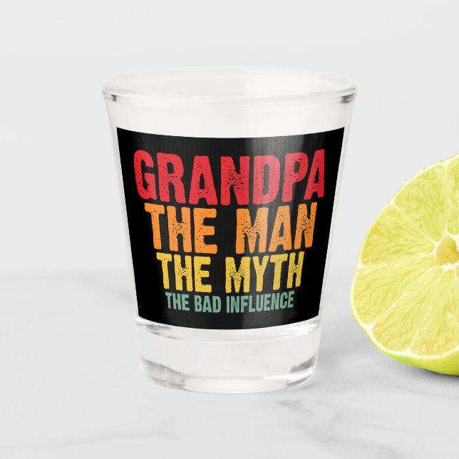 lustige Oma-Mann-Legende Schnapsglas (Vorderseite)