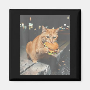 Lustige orange getigerte Katze isst Cheeseburger K Magnet
