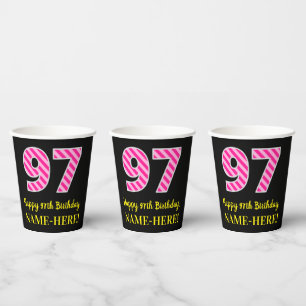 Lustige rosa Streifen “97”: Alles Gute zum 97. Geb Pappbecher