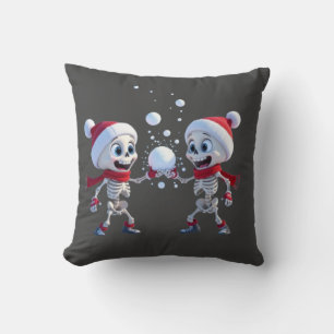 Lustige Santa-Skelette beim Schneeballkampf  Kissen