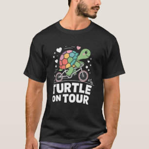 Lustige Schildkröte beim Radfahren auf Tour T-Shirt