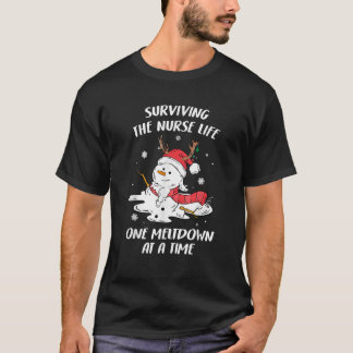 Lustige Schneemann-Krankenschwestern überleben den T-Shirt