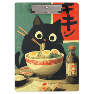Lustige schwarze Katze, die Ramen isst Klemmbrett