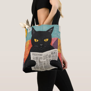 Lustige schwarze Katze liest Zeitung Tasche