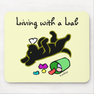 Lustige schwarze Labrador-Cartoon-Illustration Mousepad