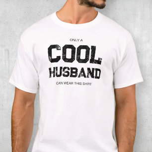 Lustige schwarze und weiße Text Cool Ehemann T-Shirt