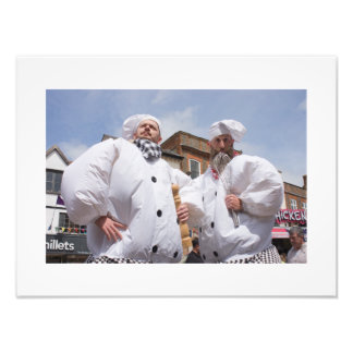 Lustige Straßenunterhalter als Köche (9812) Fotodruck