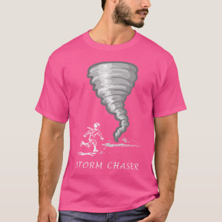 Lustige Sturmjagd mit Mann, der auf einen Tornado  T-Shirt