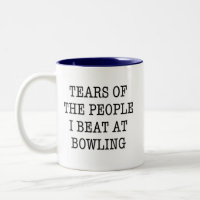 Lustige Tränen der Leute, die ich beim Bowling bes