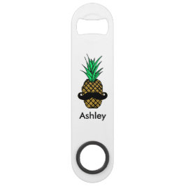 Lustige tropische Ananas mit Schnurrbart-Monogramm Speed Flaschenöffner