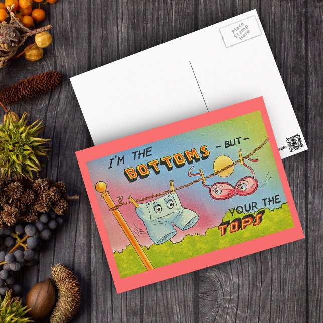 Lustige Vintage-Sprechende-Kleidungspostkarte Postkarte (Funny pants bra with eyes on salmon pink postcard with text  I'm the bottoms but you are the tops".)