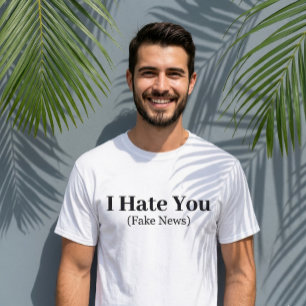 Lustige Zitat-Beschriftung I Нasse dich Fake News T-Shirt