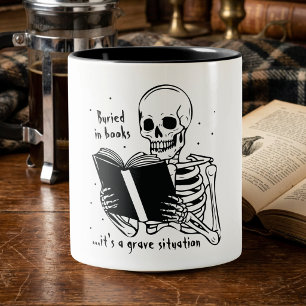 Lustige Zitate für gothische Buchliebhaber Zweifarbige Tasse