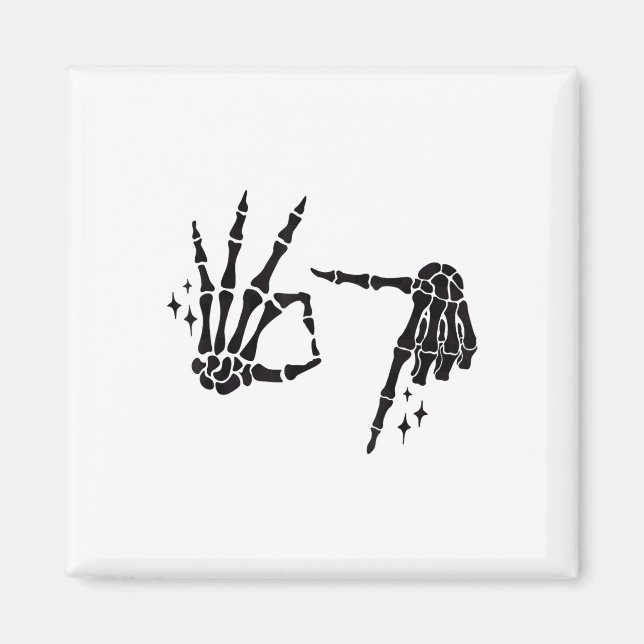 Lustiger 67 Meme Skeletthand 6 7 Halloween Six Sie Magnet (Vorne)