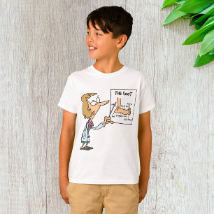 Lustiger Arzt unterrichtet Fußanatomie T-Shirt