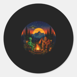 Lustiger Bigfoot-Alien-Camping-Retro-UFO-Lagerfeue Runder Aufkleber