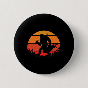 Lustiger Bigfoot-Golf Retro-Sasquatch spielt Golf Button