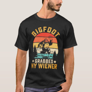 Lustiger Bigfoot hat mein Würstchen Männer T-Shirt