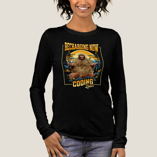 Lustiger Bigfoot-Programmierer Coding Later Humor Tri-Blend Shirt (Vorderseite)