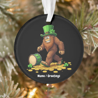 Lustiger Bigfoot Sasquatch Shamrock St. Patrick's Ornament