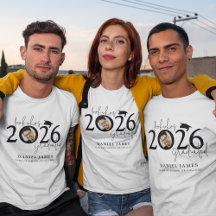 Lustiger Blick auf das Absolventenfoto Abschluss