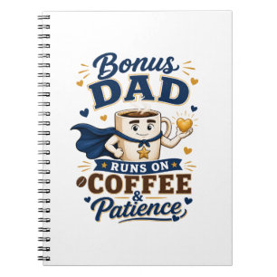 Lustiger Bonus-Vater läuft mit Kaffee und Geduld F Notizblock