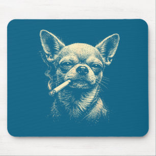 Lustiger Chihuahua-Hund raucht Zigaretten im Vinta Mousepad