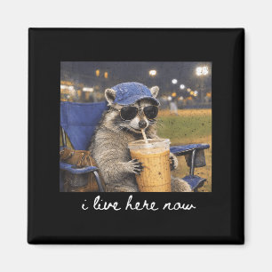 Lustiger cooler Waschbär-Meme lebt hier Ballfeld M Magnet