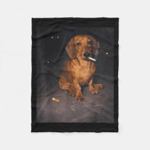 Lustiger Dachshund raucht Meme Zigarette Hund Meme Fleecedecke