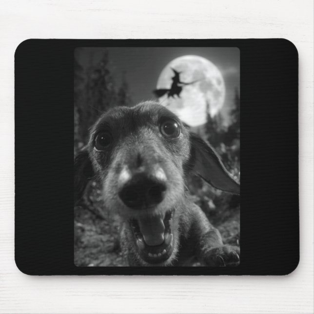 Lustiger Dachshund Selfie Vollmond Fliegende Hexe Mousepad (Vorne)
